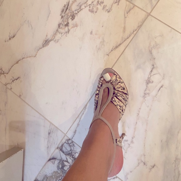 Classy, but Sexy Python Jimmy Choo Shoes. Size 38 1/2. Very Comfortable! - Picture 9 of 10